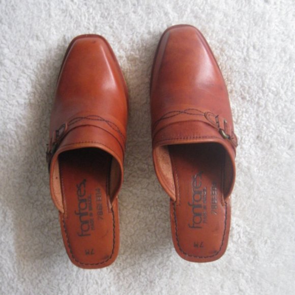 Fanfares Leather Wooden Heel Clogs - Picture 2 of 9